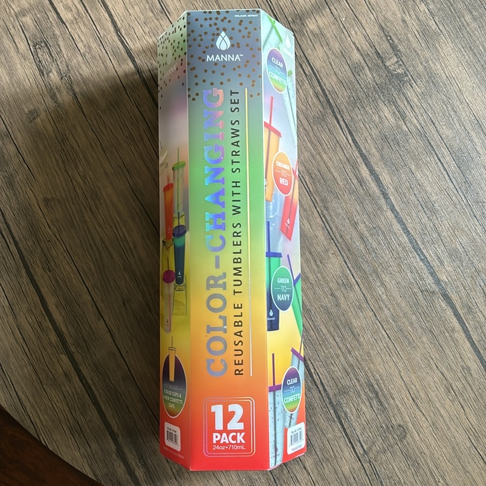 NWT Manna color changing tumbler set of 12 solid and confetti lids straws 24 oz